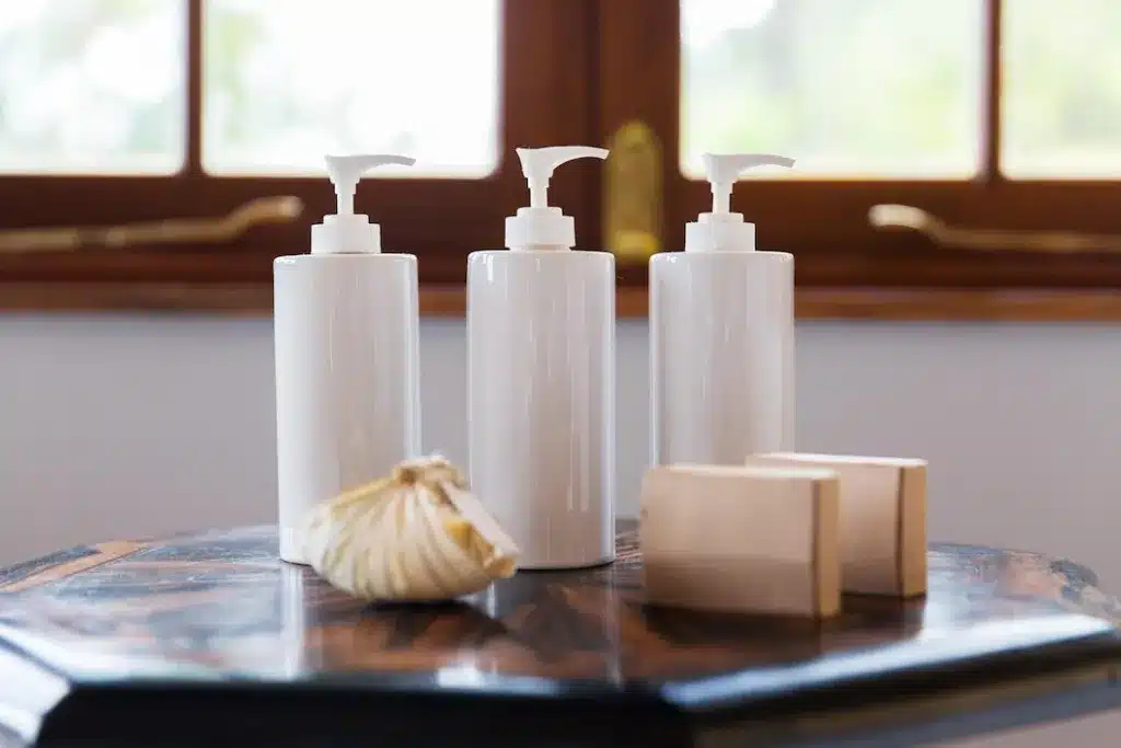 imgi 8 Shampoo conditioner and body wash filling
